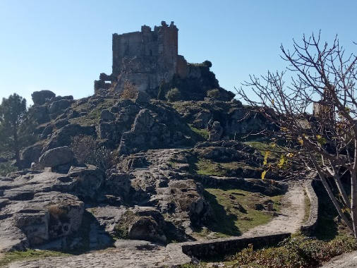 Fotografía de un castillo de la Sierra de Gata (Sfera Proyecto Ambiental)